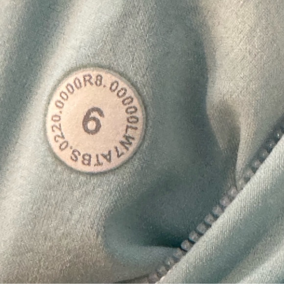 Lululemon Track That Short 5"Blue Glow Size 6 - Picture 8 of 8